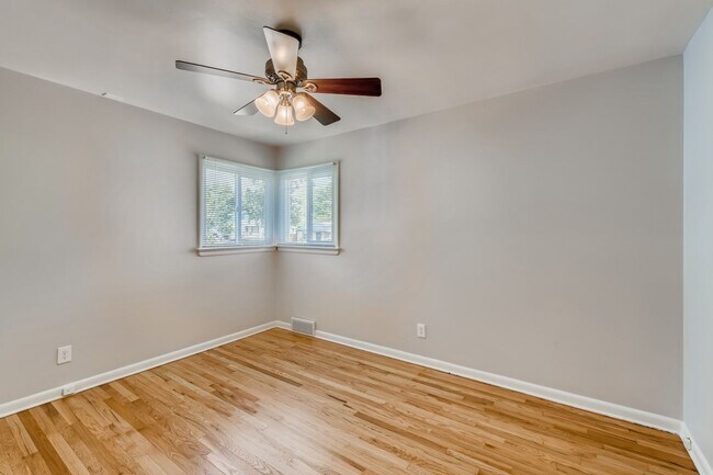 Photo - 3 Bedroom 2 Bathroom Denver Home with Bonu...
