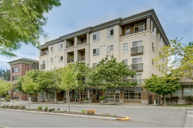 Building Photo - 118 107th Ave NE