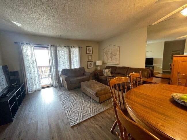 Building Photo - Furnished 2 bedroom 2 bath