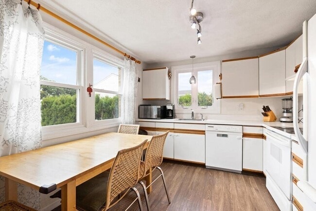 Photo - 13 Circuit Ln