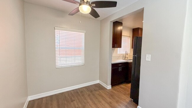 Photo - 4065 - 4071 Chamoune Avenue
