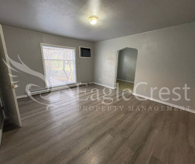 Photo - 401SUMACH Unit 2