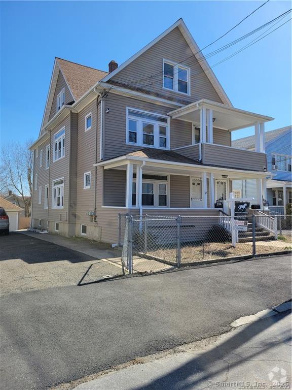 Building Photo - 134 Monroe St Unit 2 Rental