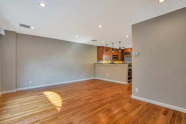 Photo - 531 Court St
