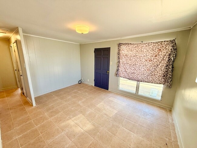 Photo - 3 Bedroom / 1 Bath House in Wailuku for rent!