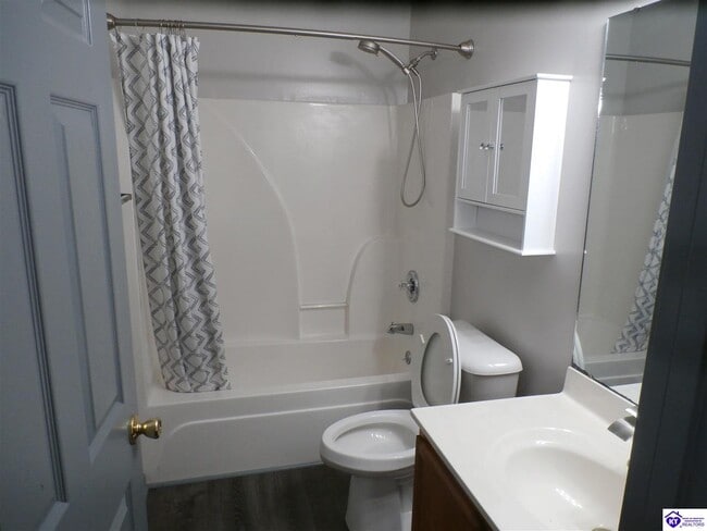 Photo - 207 Cottrell Ln