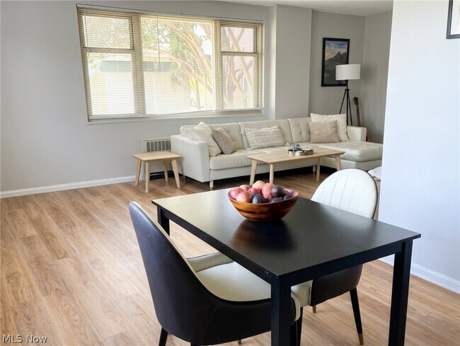 Photo - 11820 Edgewater Dr Unit 322