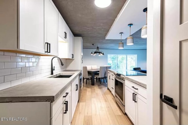 Building Photo - 542 Berlin Dr