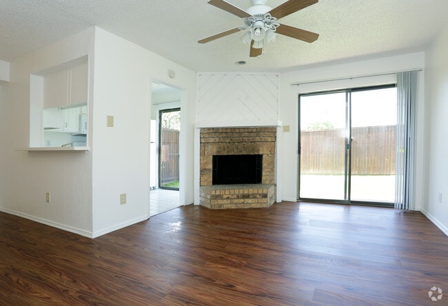 1 habitación, 1,5 baños, A2 - Lakehill Townhomes