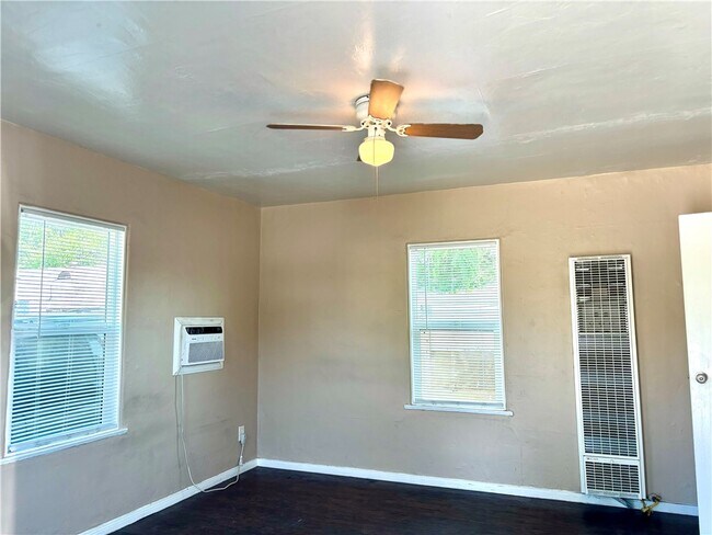 Photo - 132 S Giovanola Ave House