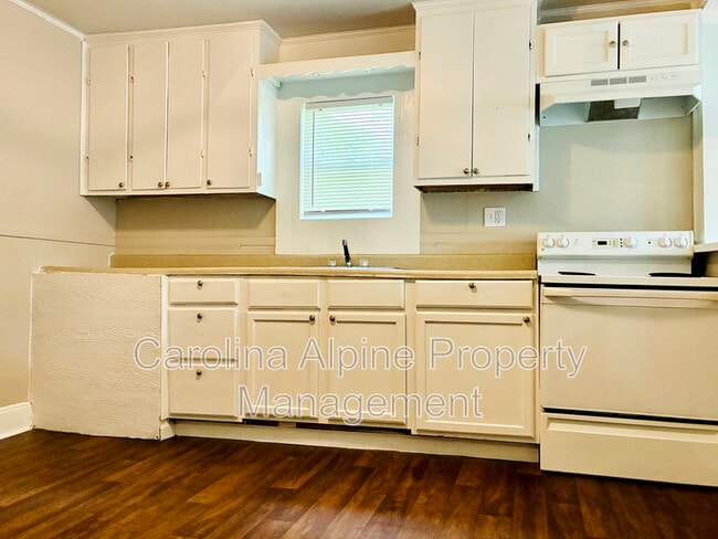 Photo - 701 S Lorraine St