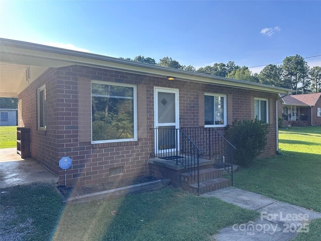 Building Photo - 13301 New Haven Dr