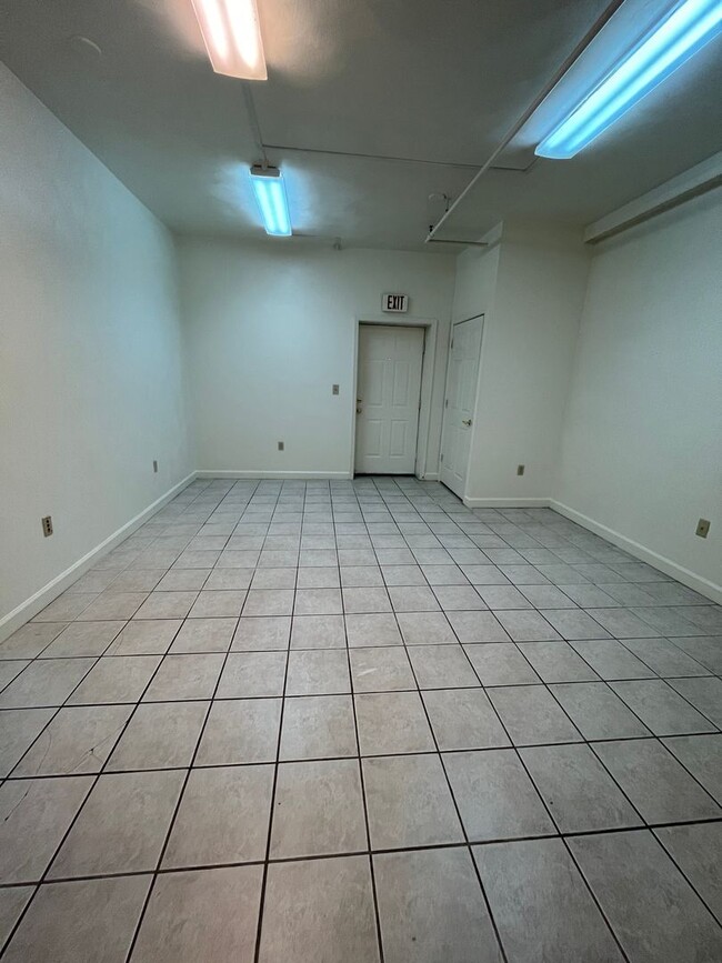 Photo - Prime location 2 Bedroom 1 Bath with Den D... Unidad 106-B