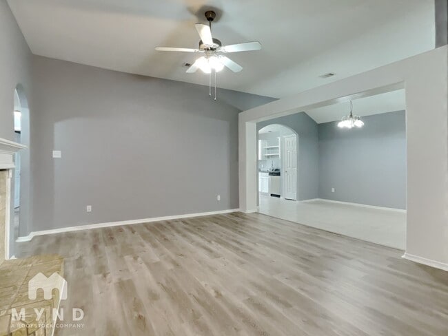 Photo - 1815 Sherwood Forest Cir
