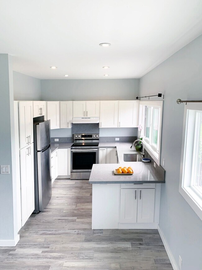 Photo - 860 Halula Pl