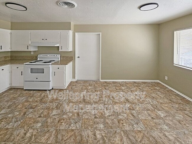 Photo - 6552 Valley Ave