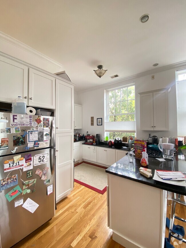 Building Photo - 245 Beacon St Rental