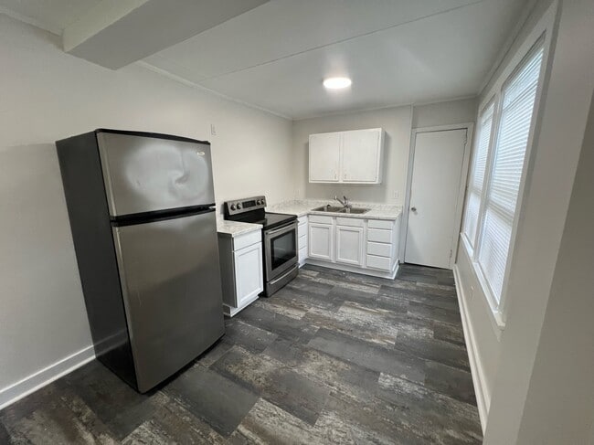 Photo - 405 Warley St Unit A