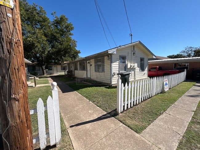 Photo - 1404 Bundrant Dr