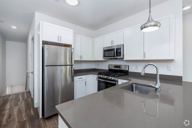 2BR, 1.5BA - 1,129SF - Kitchen - Greenview Towns