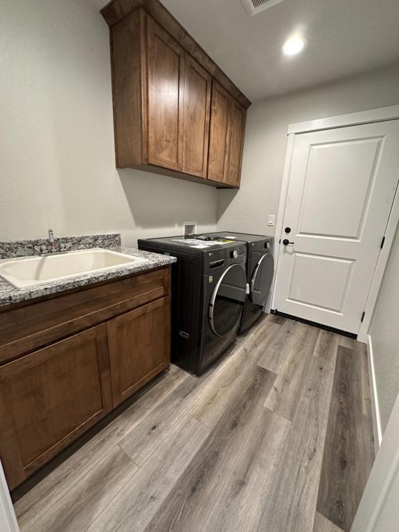 Photo - 1149 Annalise St