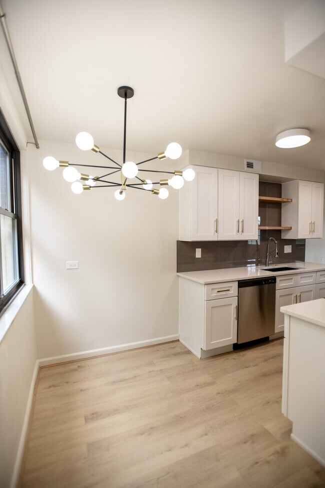 Photo - Farragut Flats