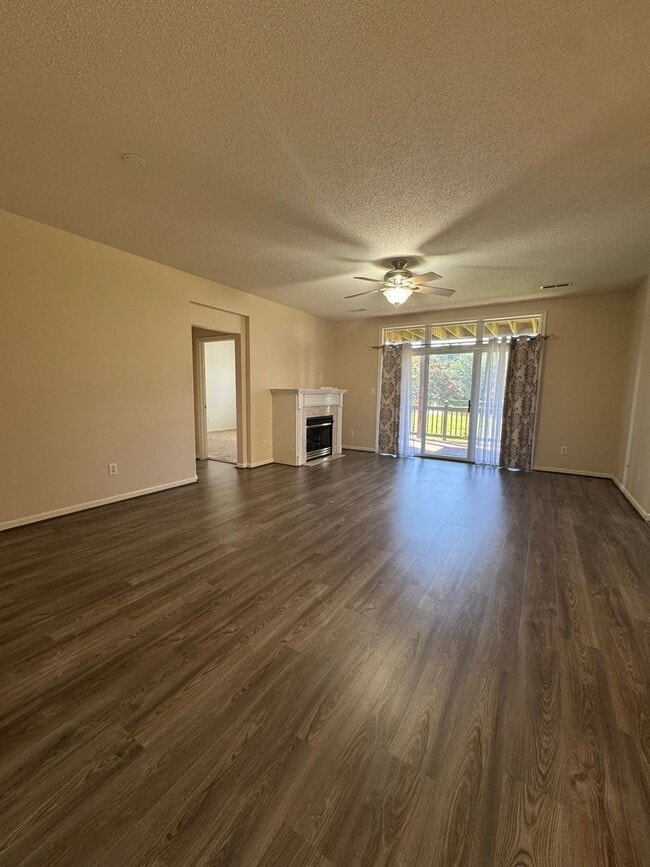 Photo - 125 Shoal Creek