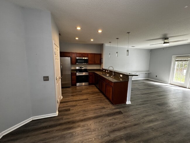 Photo - Townhouse for Rent