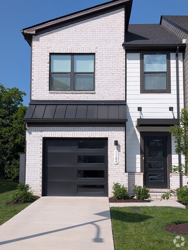 Building Photo - 1189 Riverbrook Dr Rental