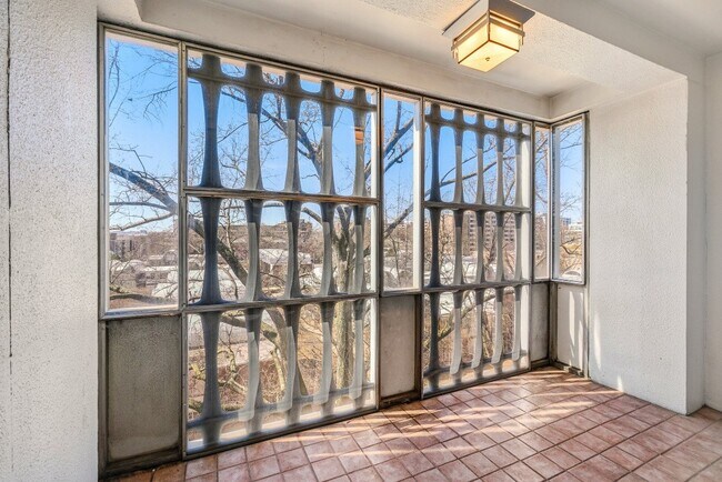 Photo - 1311 Delaware Ave SW Unit S545