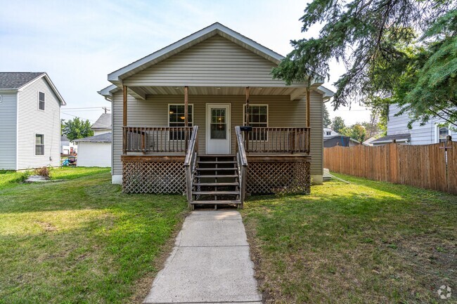 Building Photo - Single Family Home