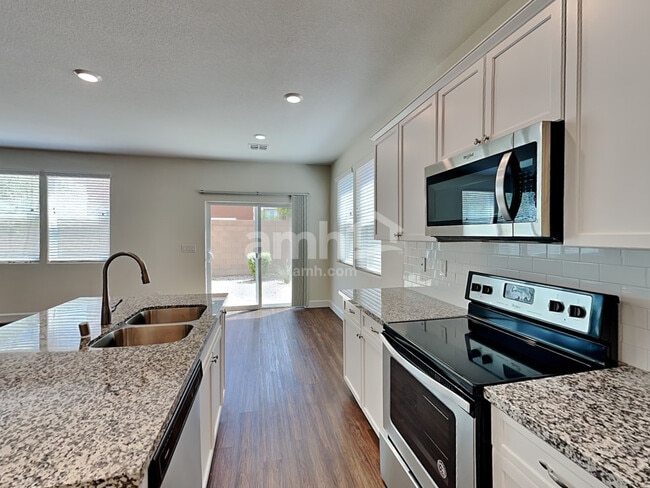 Photo - 9260 S Park St