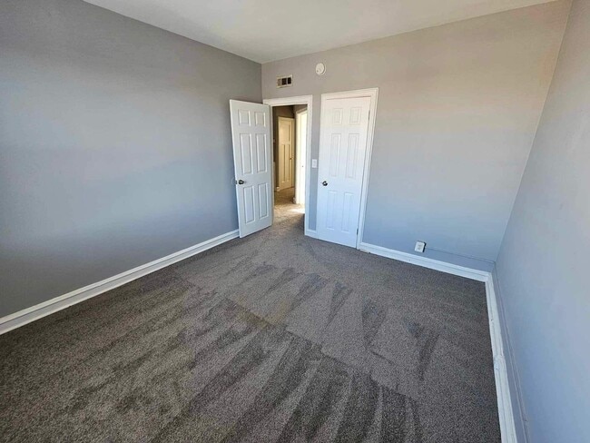 Photo - 3540 Juneway Unit 2