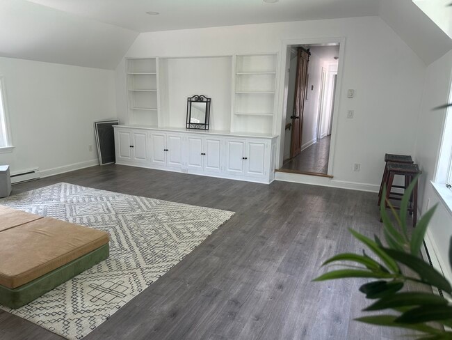 Living/Dining Room - 1607 Bedford St Unit 2