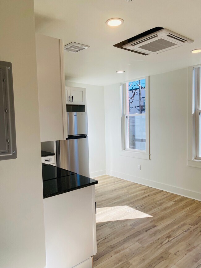 Photo - 11 E Walnut St Unit 3