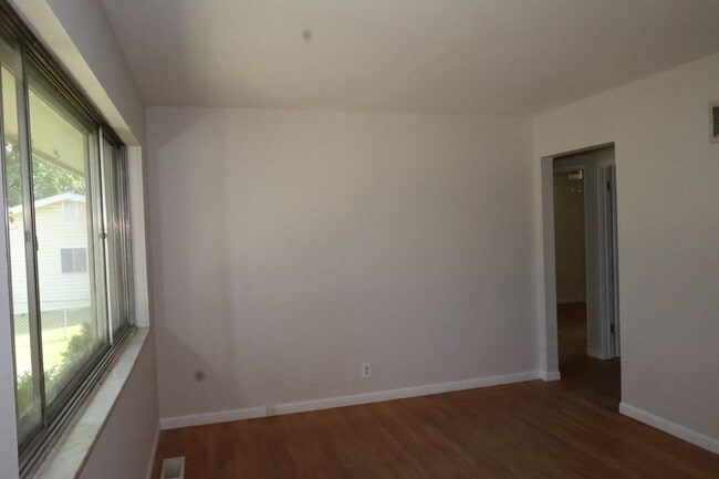 Photo - 414 S Cadillac Dr