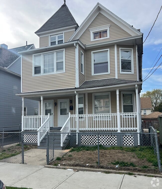 Building Photo - 32 Hazelwood Ave Unit 2 Rental