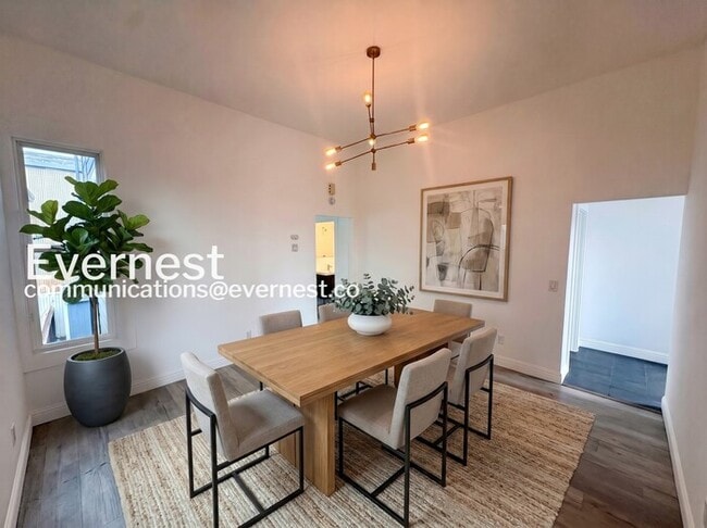 Photo - 905 Pine St