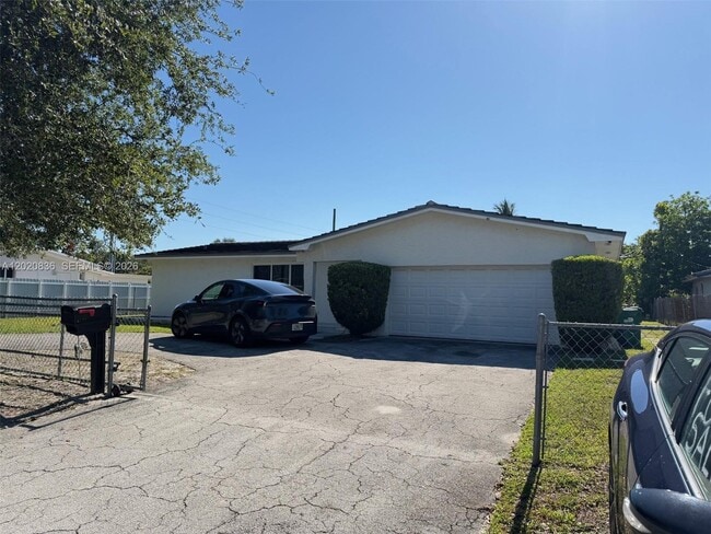Building Photo - 13425 NW 2nd Ave
