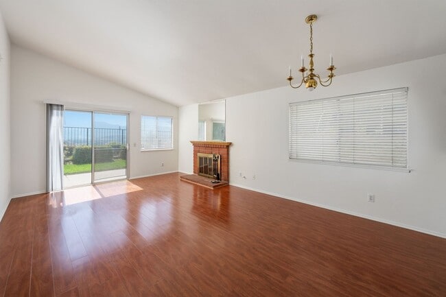 Photo - Sparkling Clean 3 Bedroom, 2 Bath Home with a View!