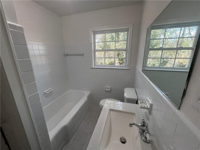 Photo - 125 Chappell Rd SW