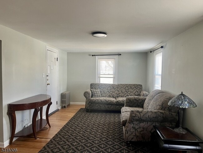 Photo - 52 Maple Ave