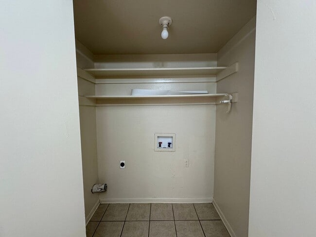 Photo - 1102 Harley Dr Unidad B