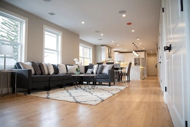 Photo - 170 Bradford St Unidad 2