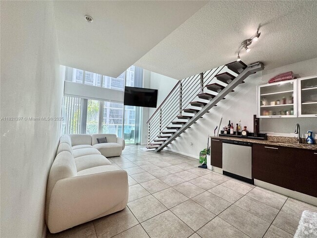 Building Photo - 41 SE 5th St Unit 406 Rental