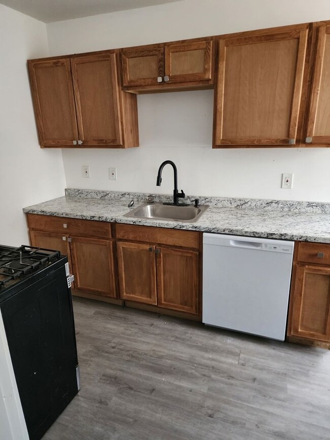 Photo - 11790 Outer Dr E Unit Lower