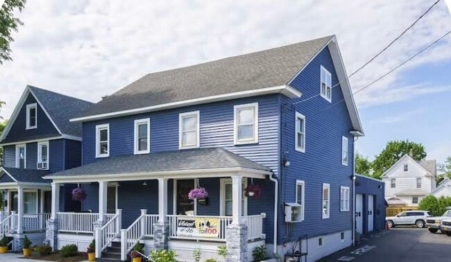 Building Photo - 233 W Commercial St