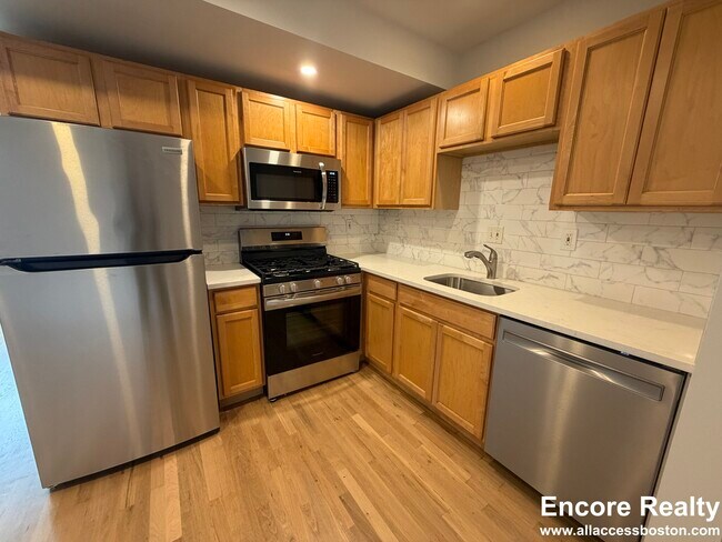 Photo - 393 W Broadway Unidad 3