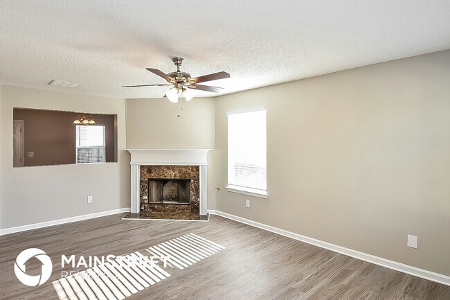 Photo - 3146 Redwood Run