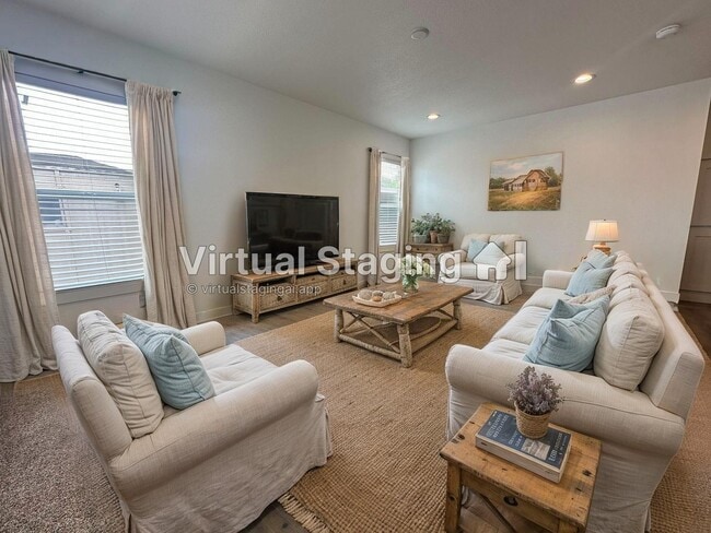 Photo - 2060 N Center St